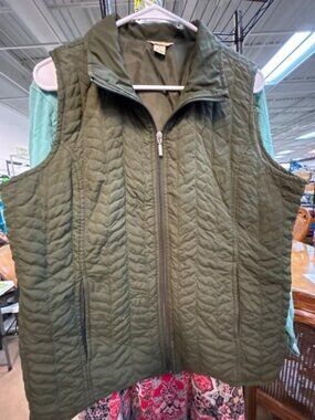 Christopher & Banks | Olive Green Quilted Chevron Vest - Size Large